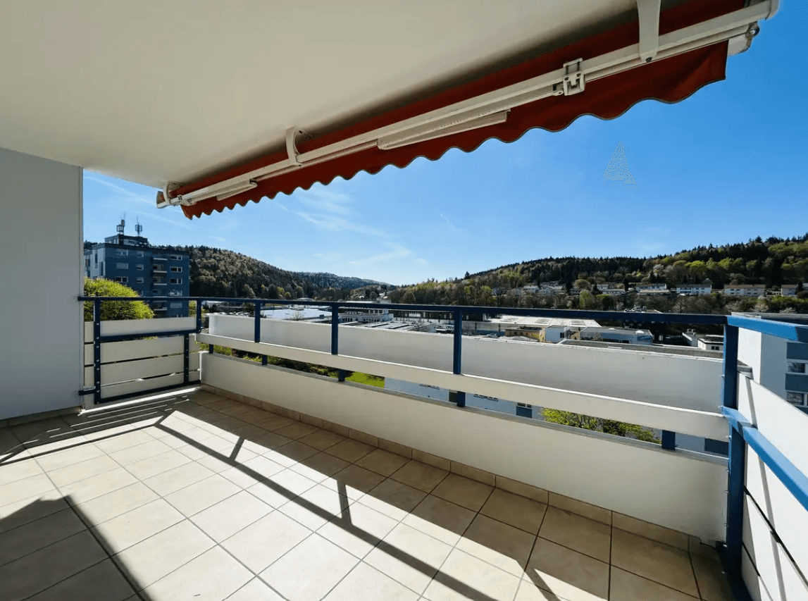 Pronájem bytu 4+1 101 m², Tannenweg 8, Tuttlingen, Bádensko-Württembersko Pronájem bytu 4+1 101 m², Tannenweg 8, Tuttlingen, Bádensko-Württembersko