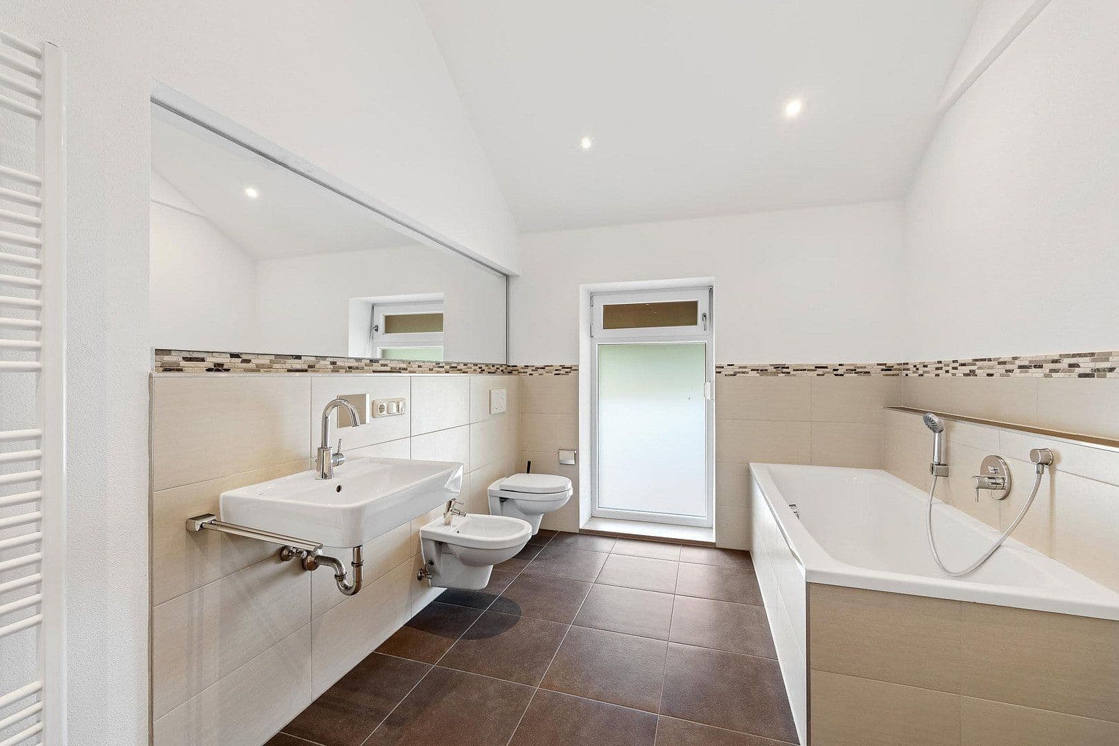 Prodej bytu 3+1 93 m², Ludwigstraße 25, Prutdorf, Bavorsko Prodej bytu 3+1 93 m², Ludwigstraße 25, Prutdorf, Bavorsko