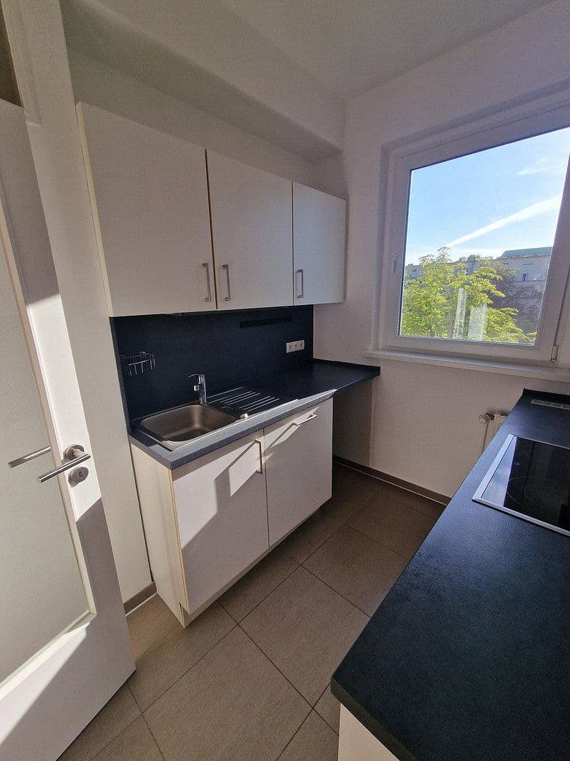 Prodej bytu 2+1 48 m², Albrecht-Achilles-Straße, 6, Berlin, Berlín Prodej bytu 2+1 48 m², Albrecht-Achilles-Straße, 6, Berlin, Berlín