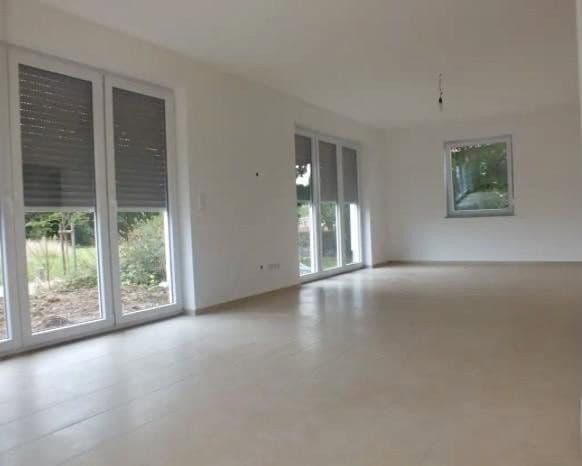 Pronájem domu 177 m², pozemek 511 m², Meinersen, Dolní Sasko Pronájem domu 177 m², pozemek 511 m², Meinersen, Dolní Sasko