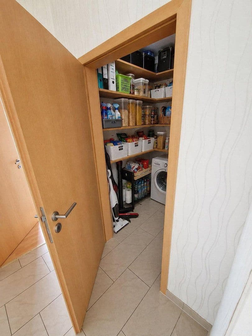 Pronájem bytu 4+1 115 m², Römerweg 31, Schömberg, Bádensko-Württembersko Pronájem bytu 4+1 115 m², Römerweg 31, Schömberg, Bádensko-Württembersko