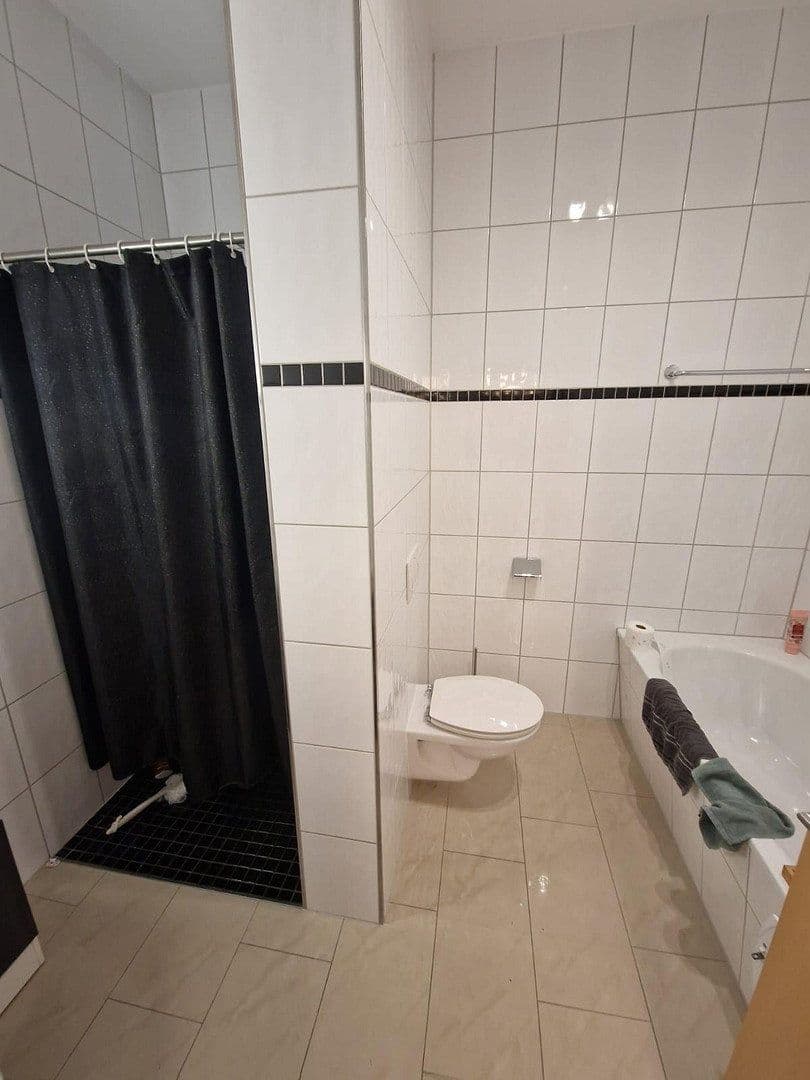 Pronájem bytu 4+1 115 m², Römerweg 31, Schömberg, Bádensko-Württembersko Pronájem bytu 4+1 115 m², Römerweg 31, Schömberg, Bádensko-Württembersko