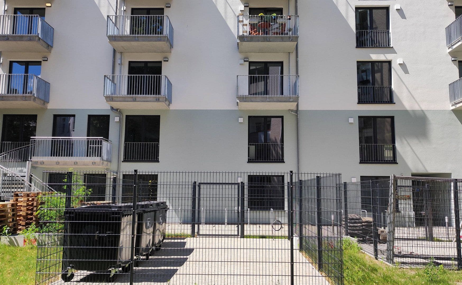 Pronájem bytu 1+1 35 m², Rembrandtstr. 21, Berlin, Berlín Pronájem bytu 1+1 35 m², Rembrandtstr. 21, Berlin, Berlín