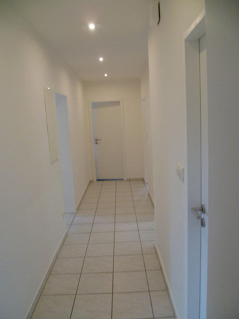 Pronájem bytu 3+1 100 m², Wippenbacherstr. 31, Ortenberg, Hessen Pronájem bytu 3+1 100 m², Wippenbacherstr. 31, Ortenberg, Hessen