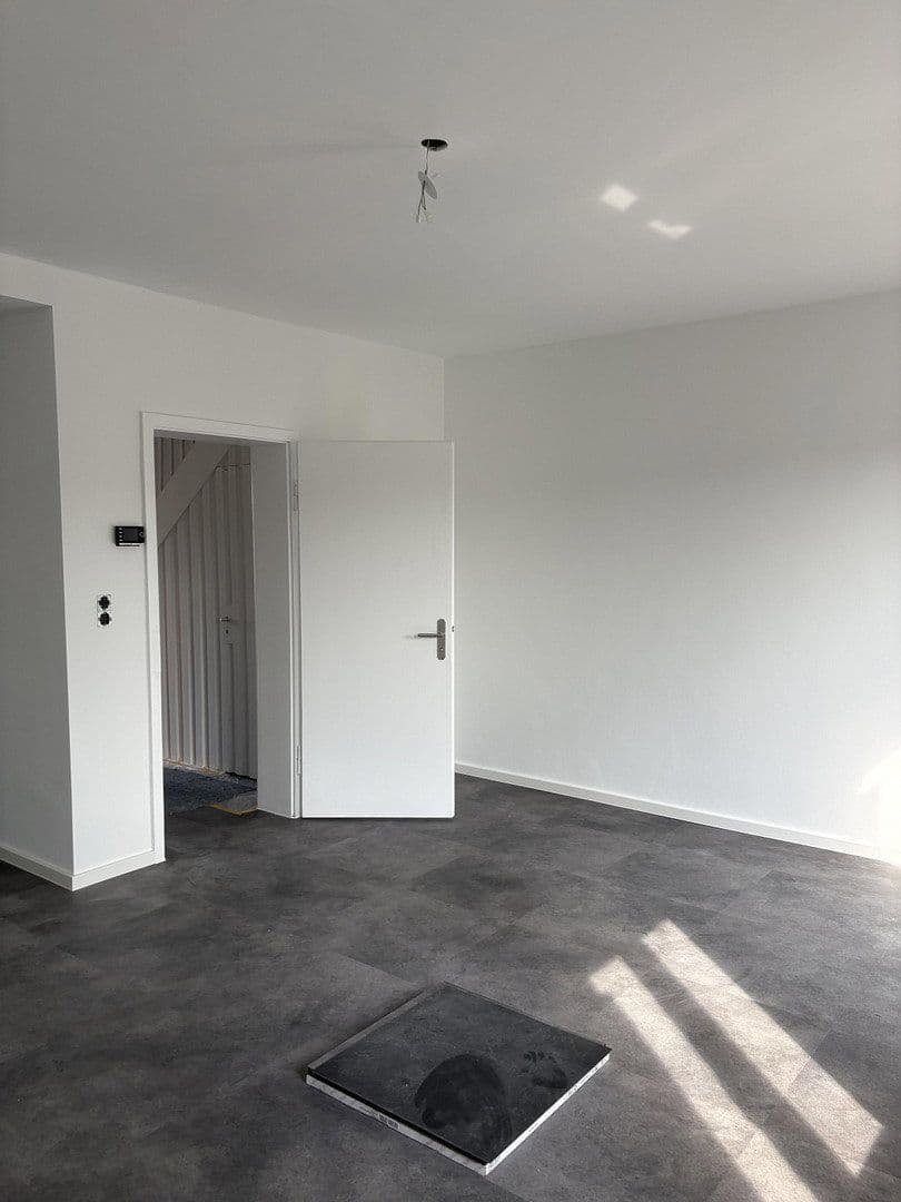 Pronájem domu 70 m², pozemek 100 m², Am Wolfshof 4a, Bad Honnef, Severní Porýní-Vestfálsko Pronájem domu 70 m², pozemek 100 m², Am Wolfshof 4a, Bad Honnef, Severní Porýní-Vestfálsko