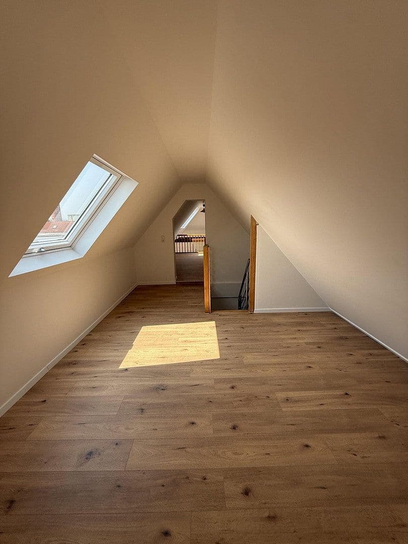 Pronájem bytu 5+1 147 m², Hermannstraße, Lauf an der Pegnitz, Bavorsko Pronájem bytu 5+1 147 m², Hermannstraße, Lauf an der Pegnitz, Bavorsko