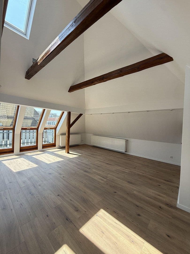 Pronájem bytu 5+1 147 m², Hermannstraße, Lauf an der Pegnitz, Bavorsko Pronájem bytu 5+1 147 m², Hermannstraße, Lauf an der Pegnitz, Bavorsko