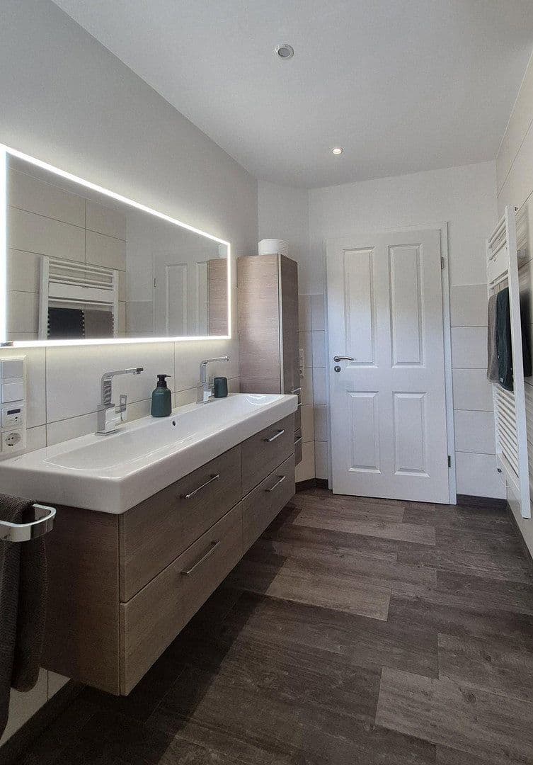 Prodej domu 122 m², pozemek 331 m², Aurich, Dolní Sasko Prodej domu 122 m², pozemek 331 m², Aurich, Dolní Sasko