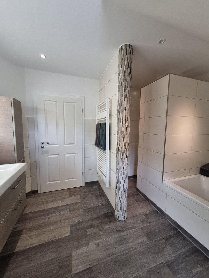 Prodej domu 122 m², pozemek 331 m², Aurich, Dolní Sasko Prodej domu 122 m², pozemek 331 m², Aurich, Dolní Sasko
