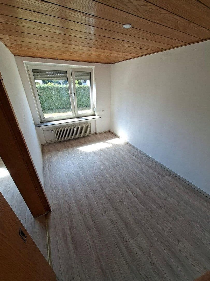 Pronájem bytu 4+1 90 m², Großkrotzenburg, Hessen Pronájem bytu 4+1 90 m², Großkrotzenburg, Hessen