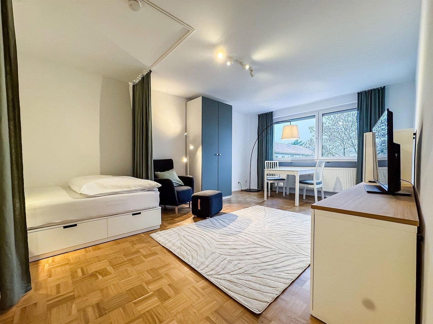 Pronájem bytu 1+1 39 m², Steinforststr. 38, Erlangen, Bavorsko Pronájem bytu 1+1 39 m², Steinforststr. 38, Erlangen, Bavorsko