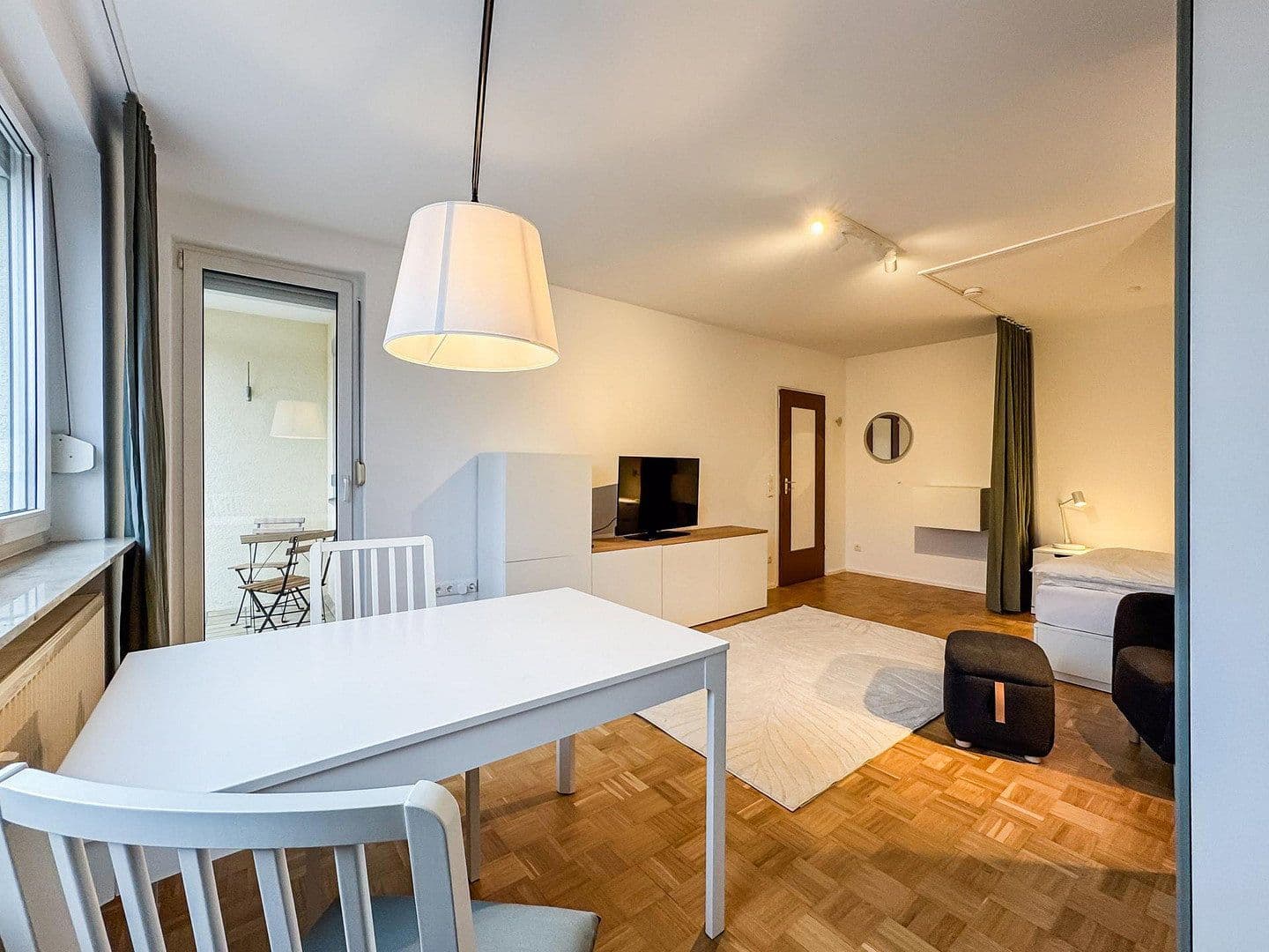 Pronájem bytu 1+1 39 m², Steinforststr. 38, Erlangen, Bavorsko Pronájem bytu 1+1 39 m², Steinforststr. 38, Erlangen, Bavorsko