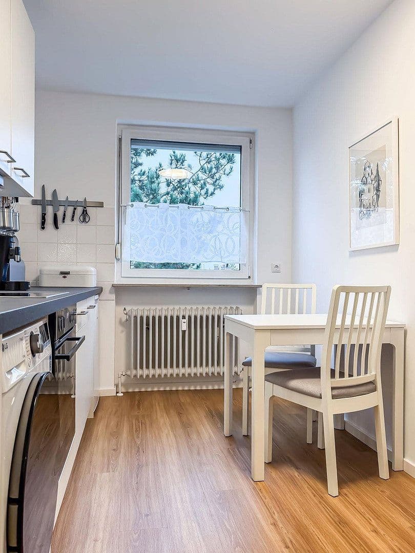 Pronájem bytu 1+1 39 m², Steinforststr. 38, Erlangen, Bavorsko Pronájem bytu 1+1 39 m², Steinforststr. 38, Erlangen, Bavorsko