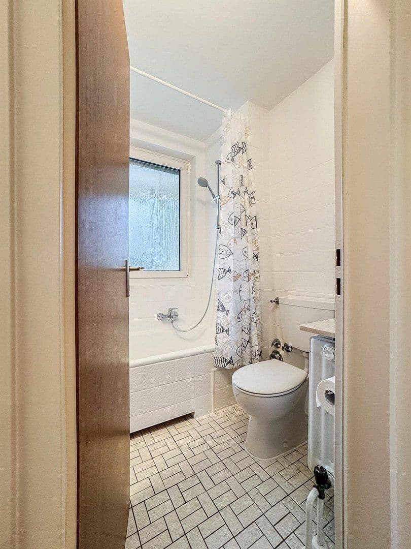Pronájem bytu 1+1 39 m², Steinforststr. 38, Erlangen, Bavorsko Pronájem bytu 1+1 39 m², Steinforststr. 38, Erlangen, Bavorsko