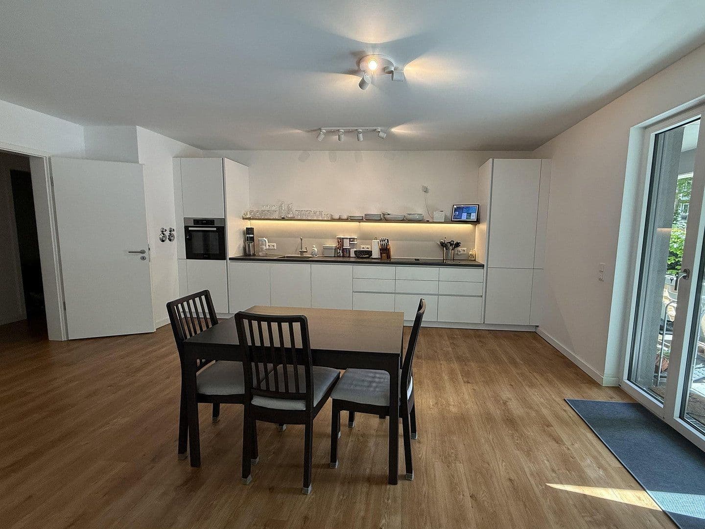 Pronájem bytu 4+1 149 m², Uhlenhorster Weg 31A, Hamburg, Hamburg Pronájem bytu 4+1 149 m², Uhlenhorster Weg 31A, Hamburg, Hamburg