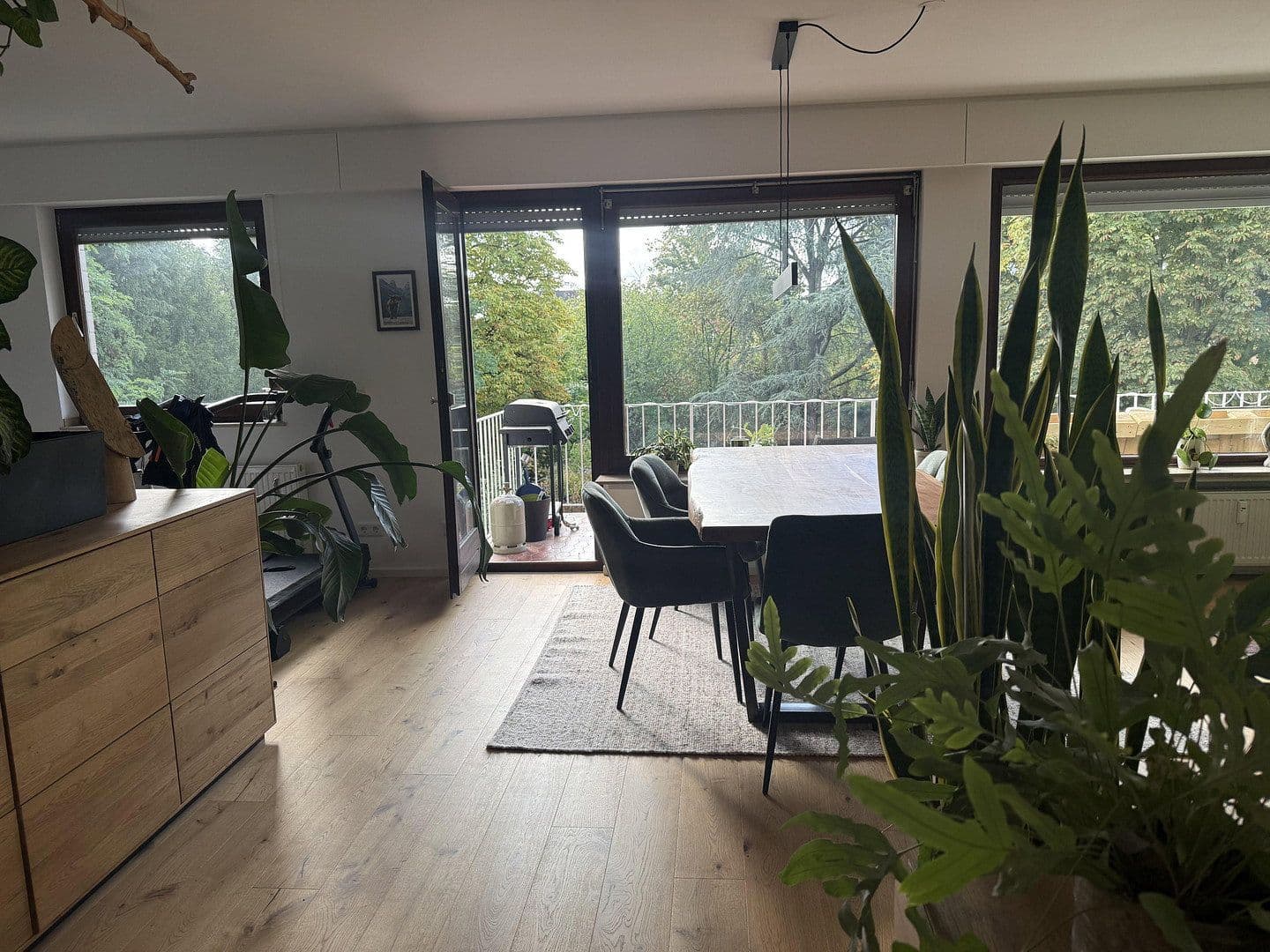 Pronájem bytu 3+kk 100 m², Köln, Severní Porýní-Vestfálsko Pronájem bytu 3+kk 100 m², Köln, Severní Porýní-Vestfálsko