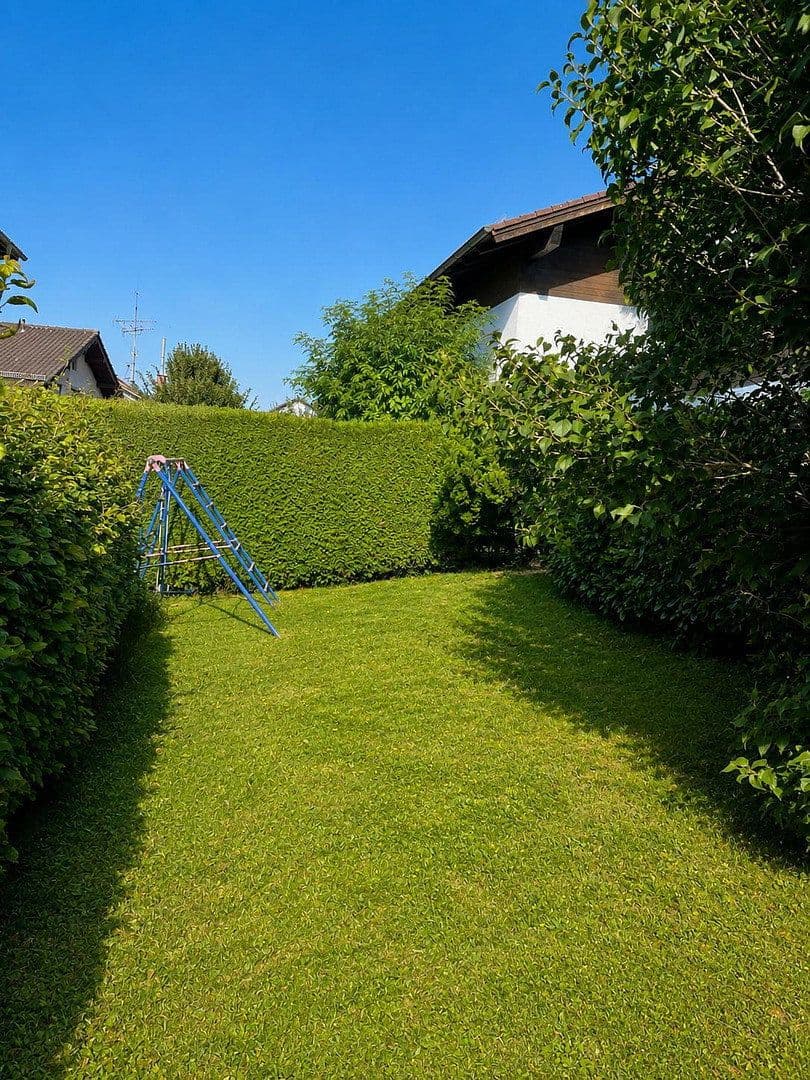 Prodej bytu 2+1 61 m², Ulmenweg 1, Stephanskirchen, Bavorsko Prodej bytu 2+1 61 m², Ulmenweg 1, Stephanskirchen, Bavorsko