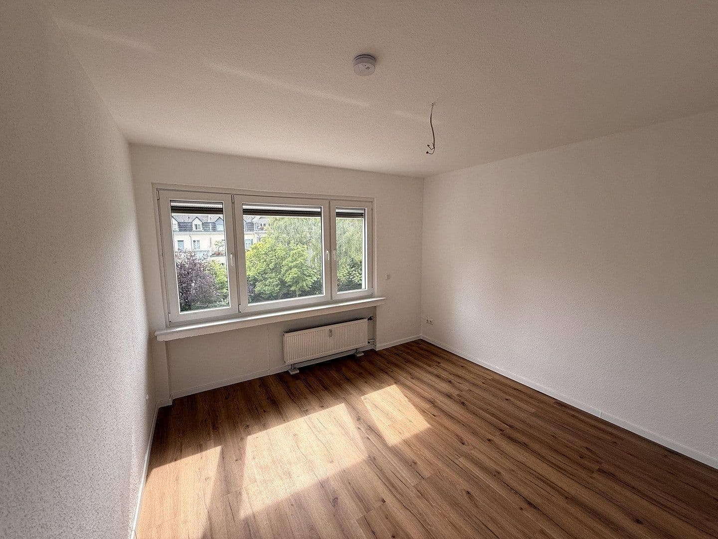 Pronájem bytu 3+1 96 m², Ruhrallee 26, Essen, Severní Porýní-Vestfálsko Pronájem bytu 3+1 96 m², Ruhrallee 26, Essen, Severní Porýní-Vestfálsko