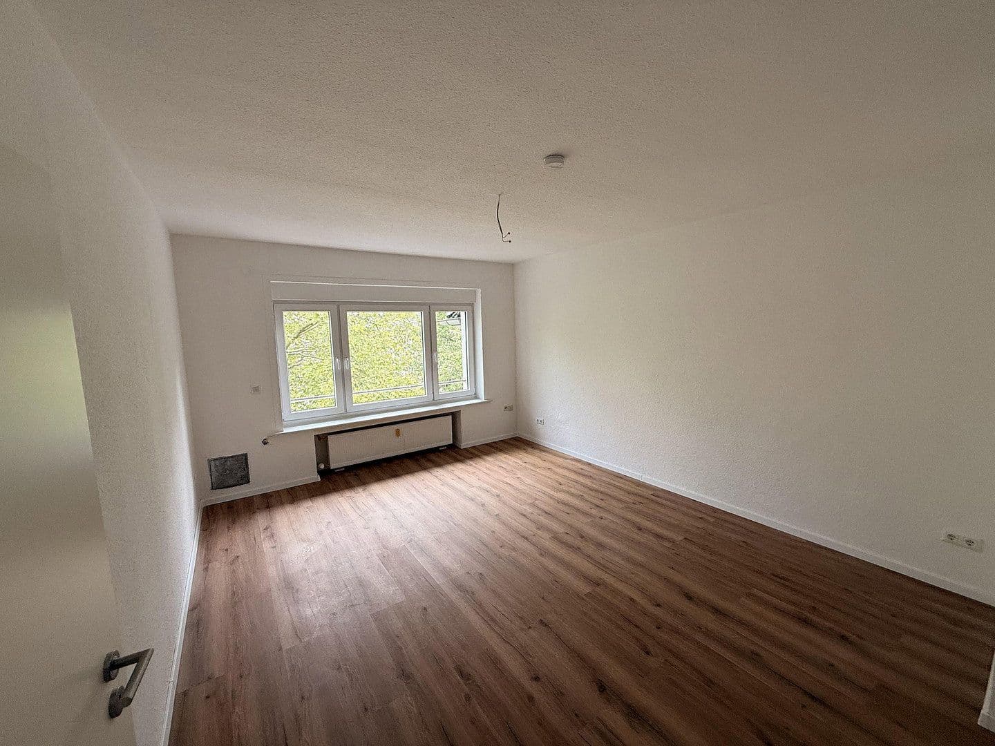 Pronájem bytu 3+1 96 m², Ruhrallee 26, Essen, Severní Porýní-Vestfálsko Pronájem bytu 3+1 96 m², Ruhrallee 26, Essen, Severní Porýní-Vestfálsko