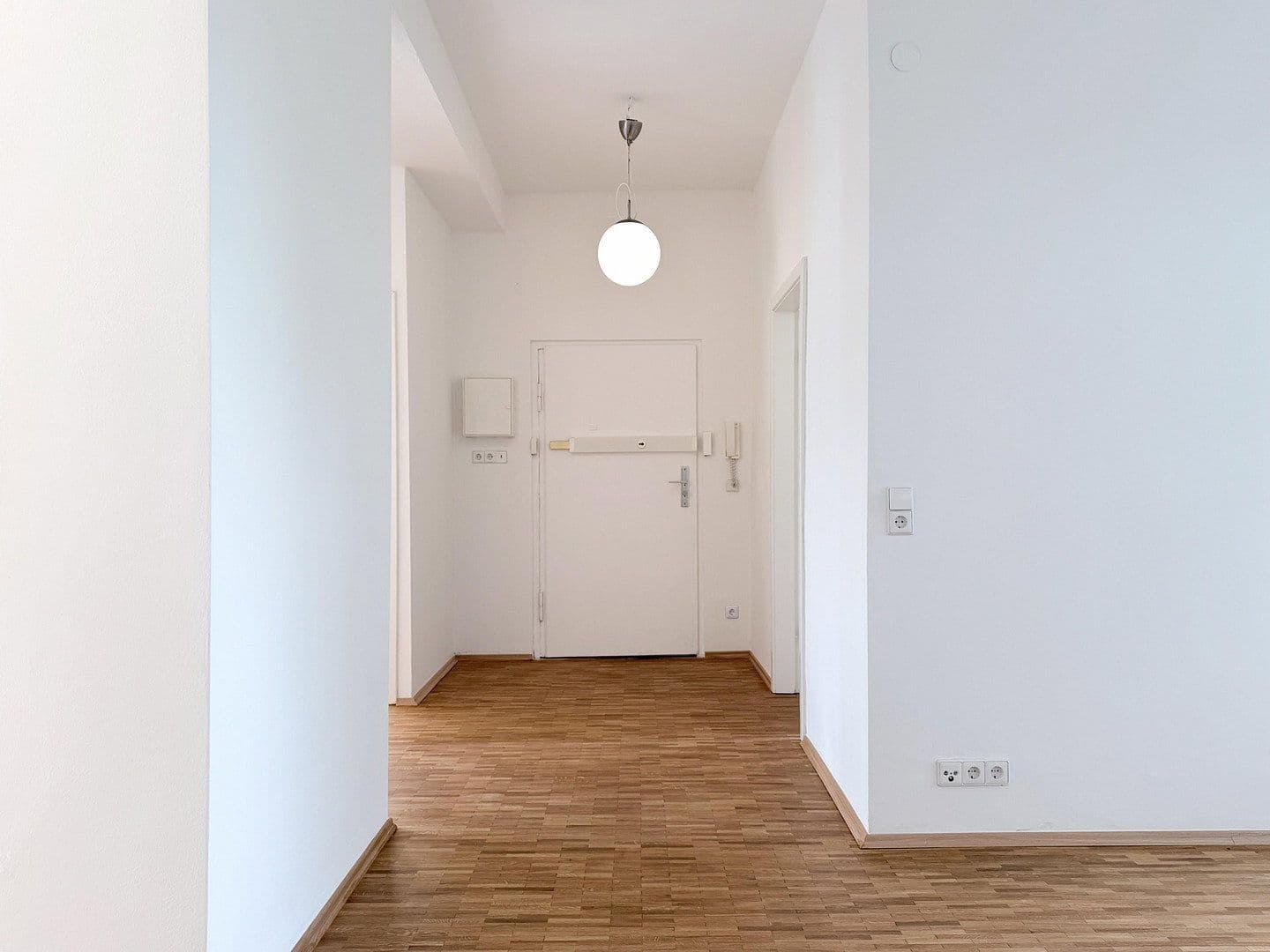 Prodej bytu 3+1 68 m², Berlin, Berlín Prodej bytu 3+1 68 m², Berlin, Berlín