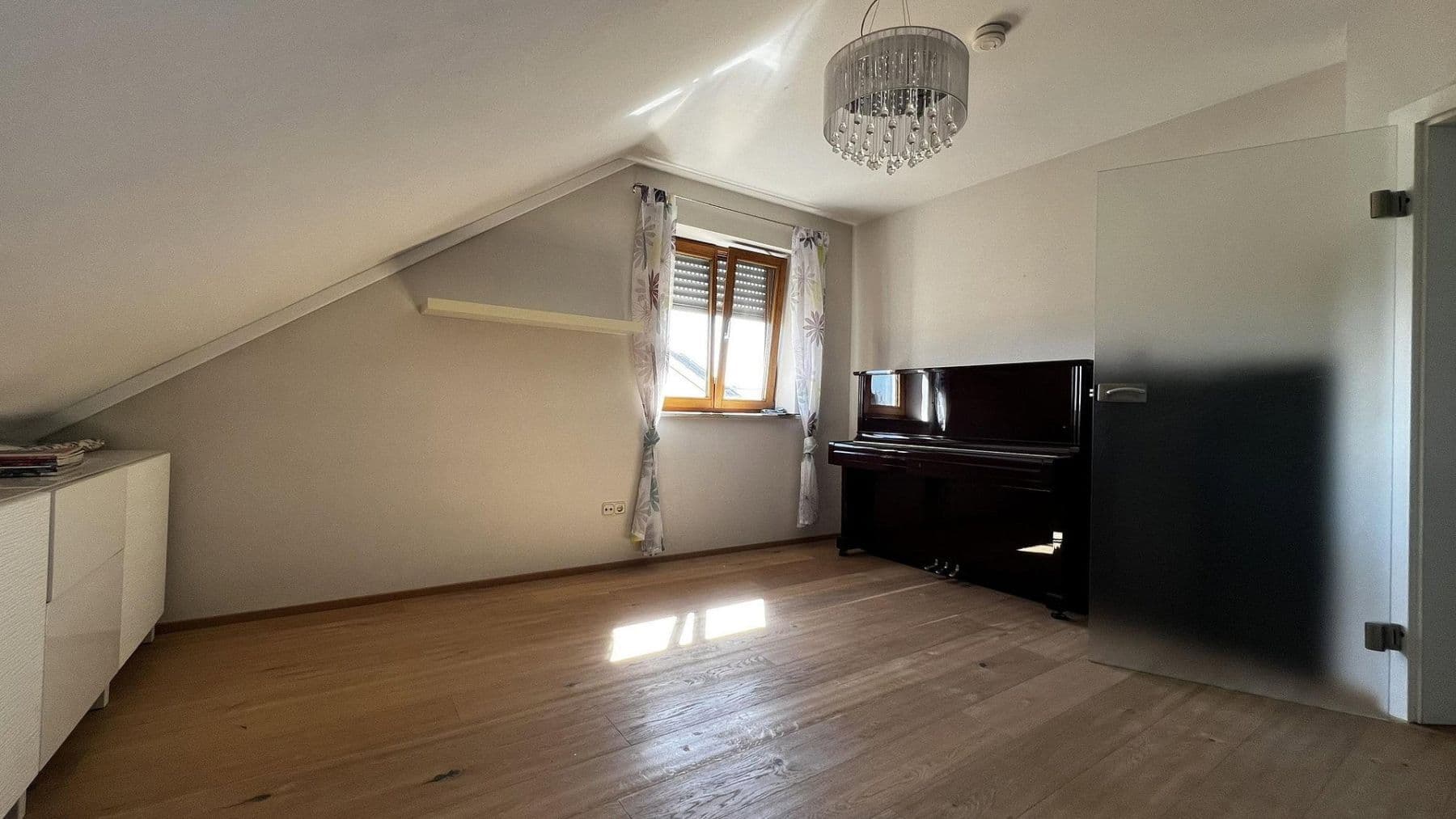 Prodej bytu 4+1 147 m², Kleiststraße 11, Gersthofen, Bavorsko Prodej bytu 4+1 147 m², Kleiststraße 11, Gersthofen, Bavorsko