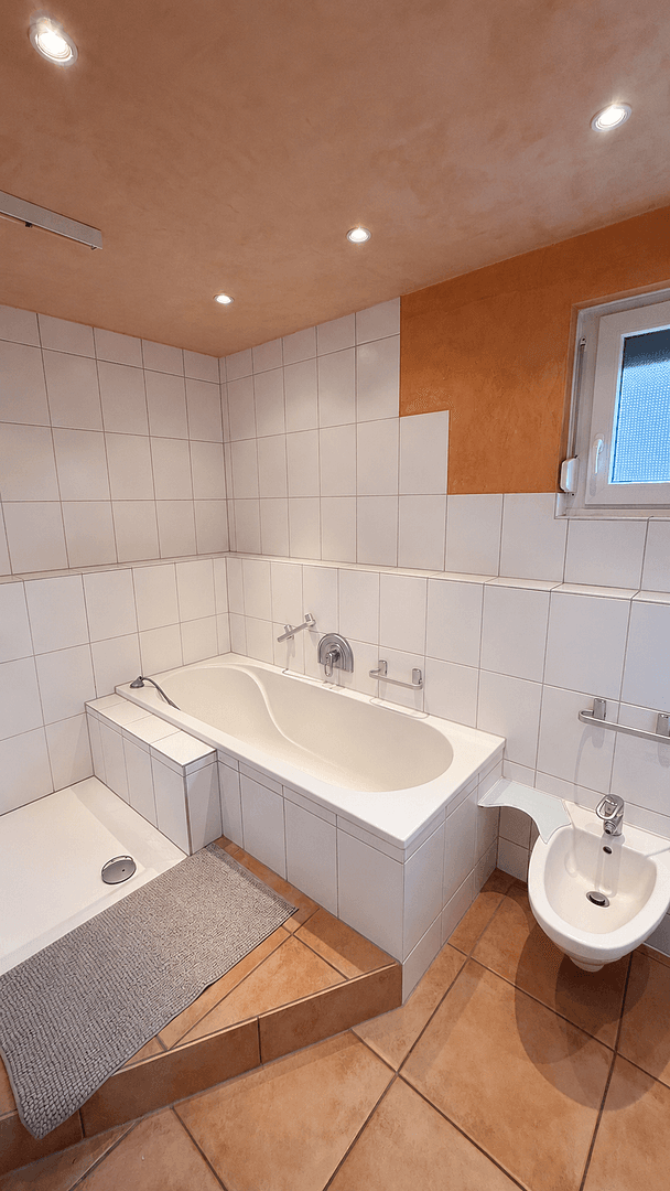 Pronájem bytu 4+1 125 m², Rosenstraße 77b, Tönisvorst, Severní Porýní-Vestfálsko Pronájem bytu 4+1 125 m², Rosenstraße 77b, Tönisvorst, Severní Porýní-Vestfálsko
