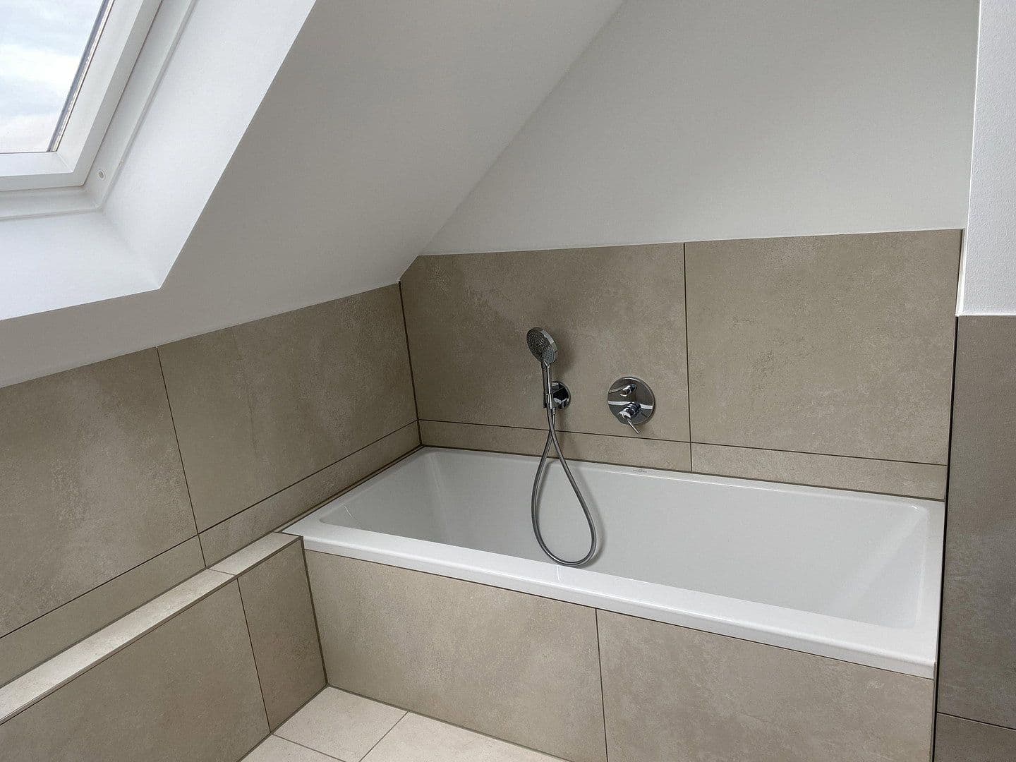 Prodej domu 130 m², pozemek 593 m², Mertloch, Porýní-Falc Prodej domu 130 m², pozemek 593 m², Mertloch, Porýní-Falc