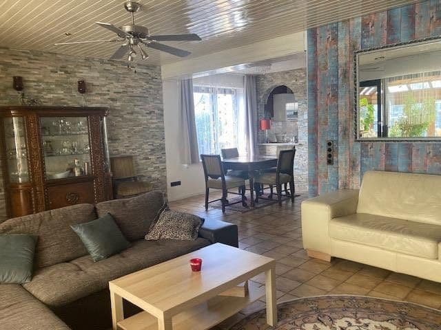 Prodej domu 148 m², pozemek 228 m², Langenfeld (Rheinland), Severní Porýní-Vestfálsko Prodej domu 148 m², pozemek 228 m², Langenfeld (Rheinland), Severní Porýní-Vestfálsko