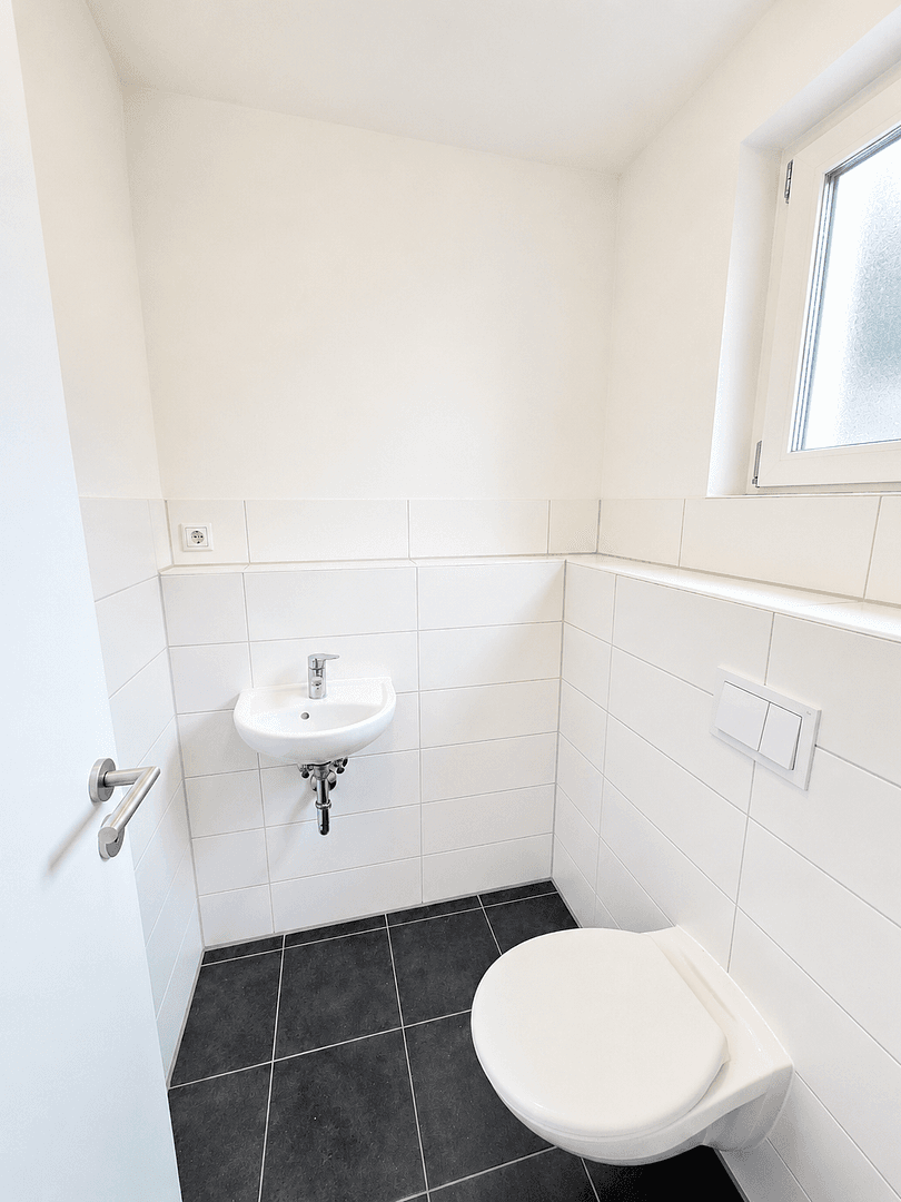 Prodej domu 164 m², pozemek 165 m², Adelsdorf, Bavorsko Prodej domu 164 m², pozemek 165 m², Adelsdorf, Bavorsko