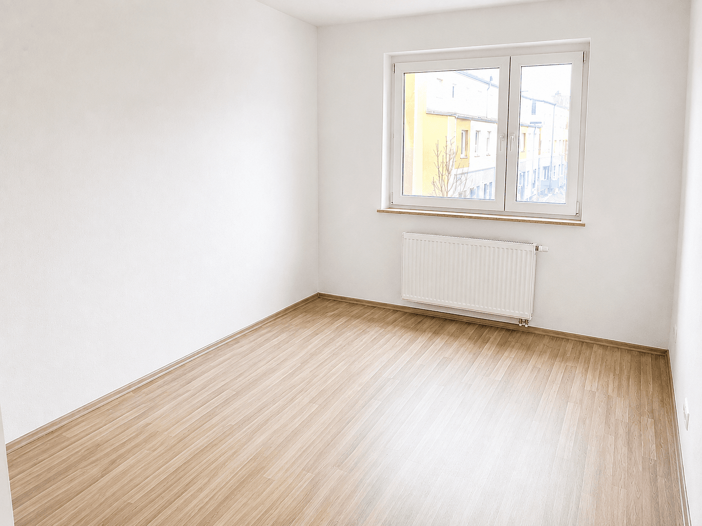 Prodej domu 164 m², pozemek 165 m², Adelsdorf, Bavorsko Prodej domu 164 m², pozemek 165 m², Adelsdorf, Bavorsko