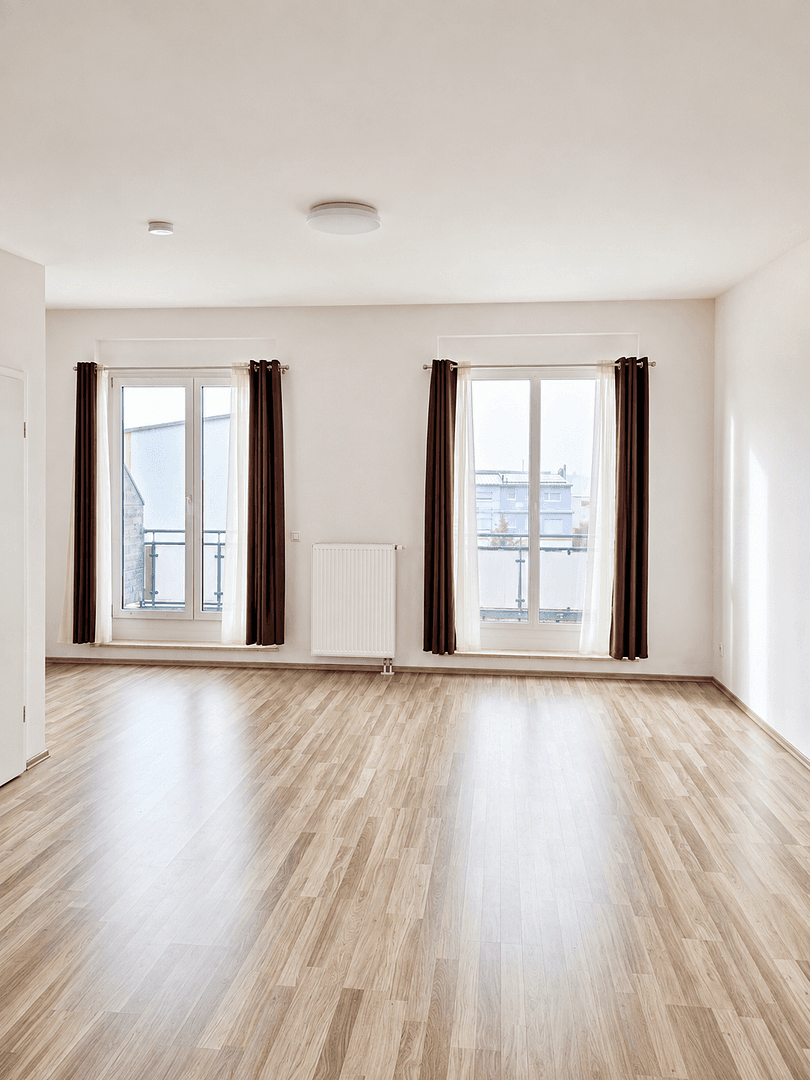 Prodej domu 164 m², pozemek 165 m², Adelsdorf, Bavorsko Prodej domu 164 m², pozemek 165 m², Adelsdorf, Bavorsko