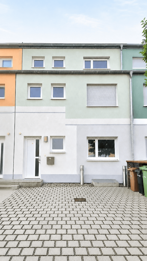 Prodej domu 164 m², pozemek 165 m², Adelsdorf, Bavorsko Prodej domu 164 m², pozemek 165 m², Adelsdorf, Bavorsko