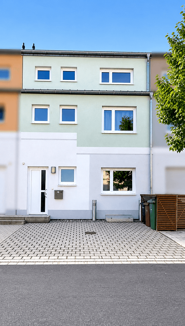 Prodej domu 164 m², pozemek 165 m², Adelsdorf, Bavorsko Prodej domu 164 m², pozemek 165 m², Adelsdorf, Bavorsko