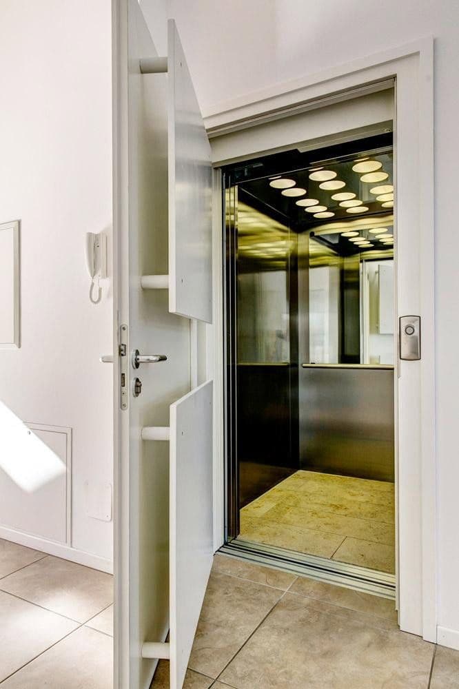 Pronájem bytu 3+1 115 m², München, Bavorsko Pronájem bytu 3+1 115 m², München, Bavorsko