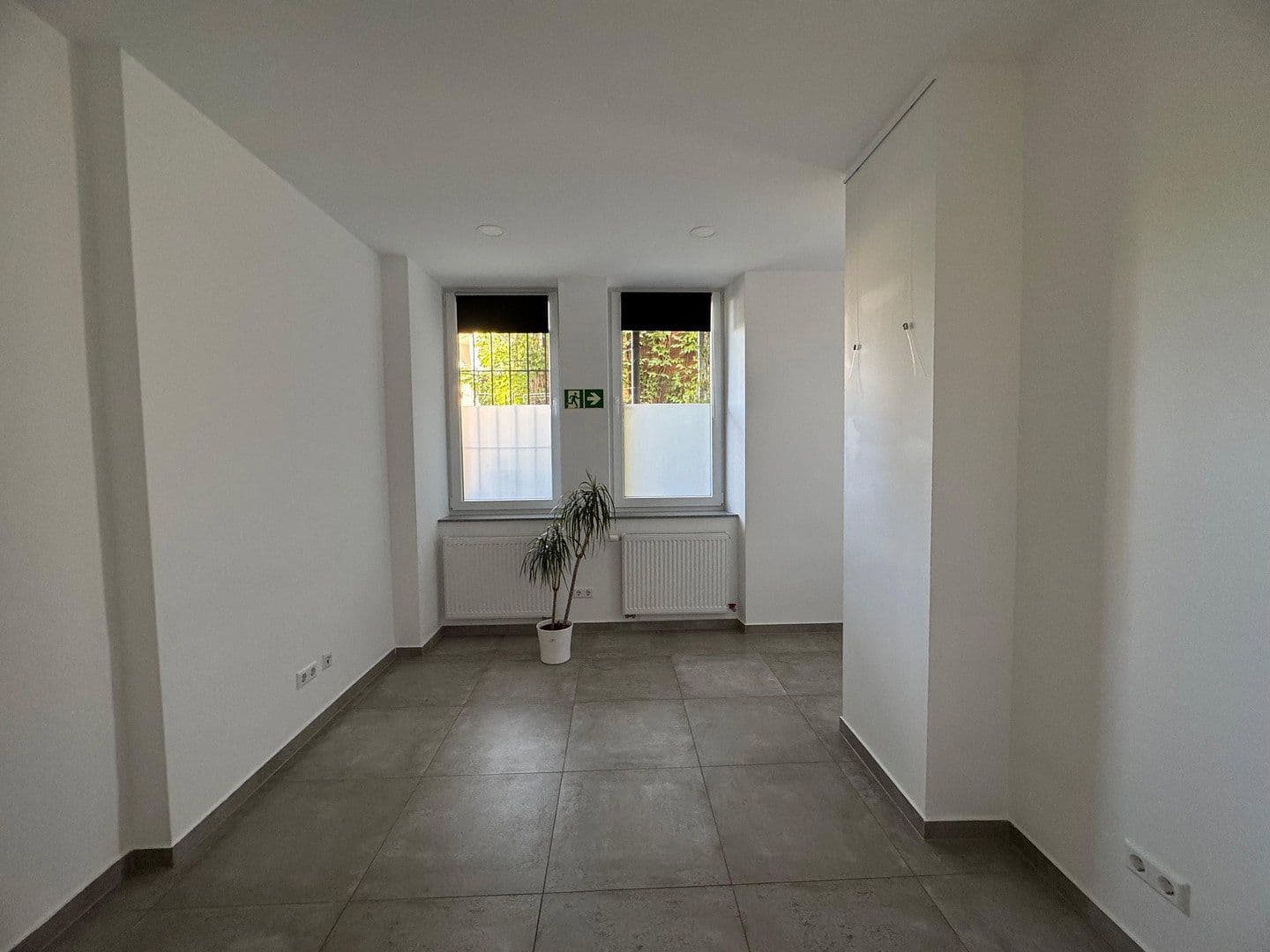 Pronájem kanceláře 110 m², Stuttgart, Bádensko-Württembersko Pronájem kanceláře 110 m², Stuttgart, Bádensko-Württembersko