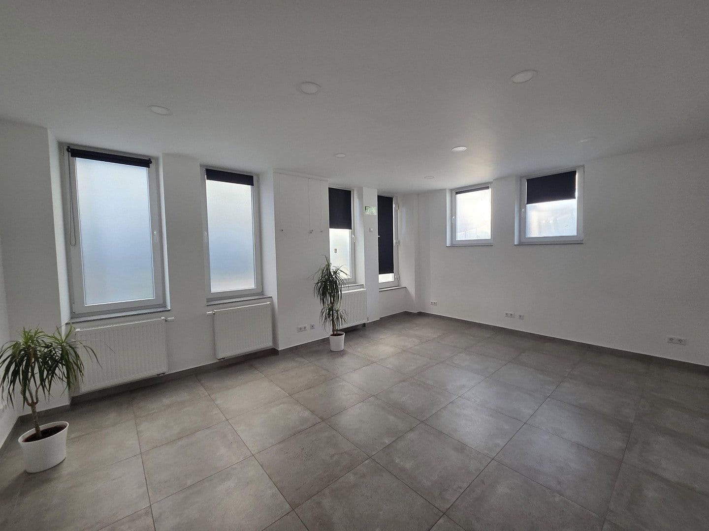Pronájem kanceláře 110 m², Stuttgart, Bádensko-Württembersko Pronájem kanceláře 110 m², Stuttgart, Bádensko-Württembersko