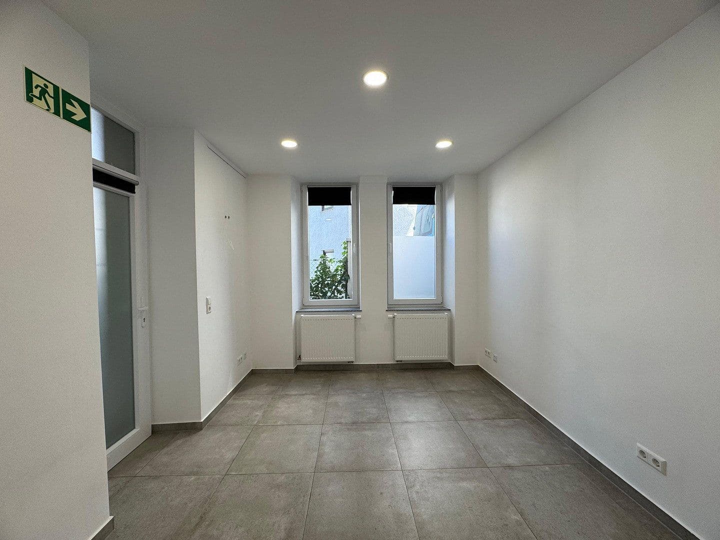 Pronájem kanceláře 110 m², Stuttgart, Bádensko-Württembersko Pronájem kanceláře 110 m², Stuttgart, Bádensko-Württembersko