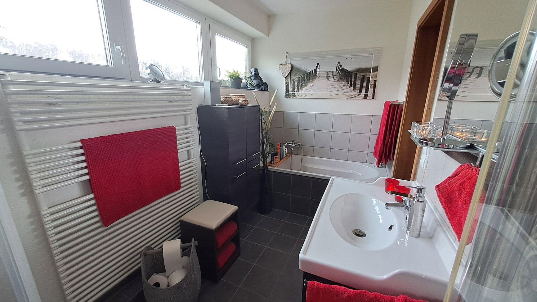 Prodej domu 135 m², pozemek 220 m², Laatzen, Dolní Sasko Prodej domu 135 m², pozemek 220 m², Laatzen, Dolní Sasko