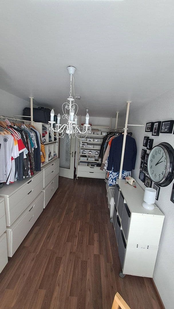 Prodej domu 135 m², pozemek 220 m², Laatzen, Dolní Sasko Prodej domu 135 m², pozemek 220 m², Laatzen, Dolní Sasko