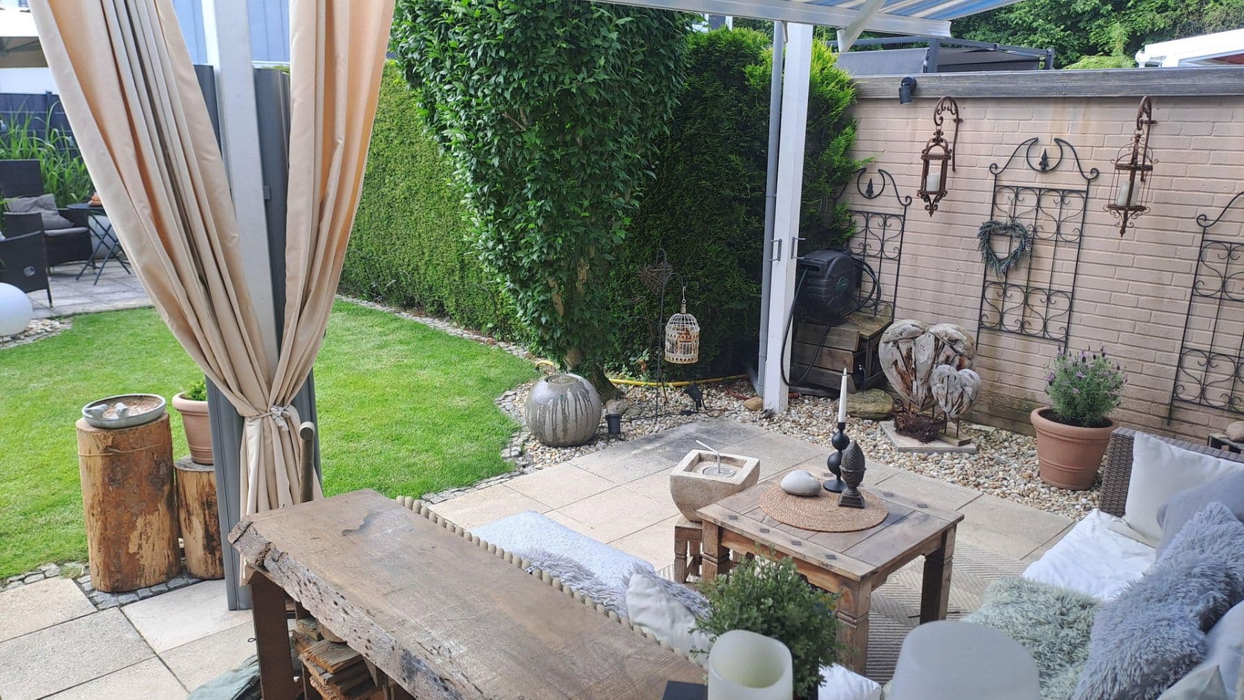 Prodej domu 135 m², pozemek 220 m², Laatzen, Dolní Sasko Prodej domu 135 m², pozemek 220 m², Laatzen, Dolní Sasko