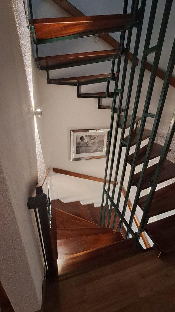 Prodej domu 135 m², pozemek 220 m², Laatzen, Dolní Sasko Prodej domu 135 m², pozemek 220 m², Laatzen, Dolní Sasko
