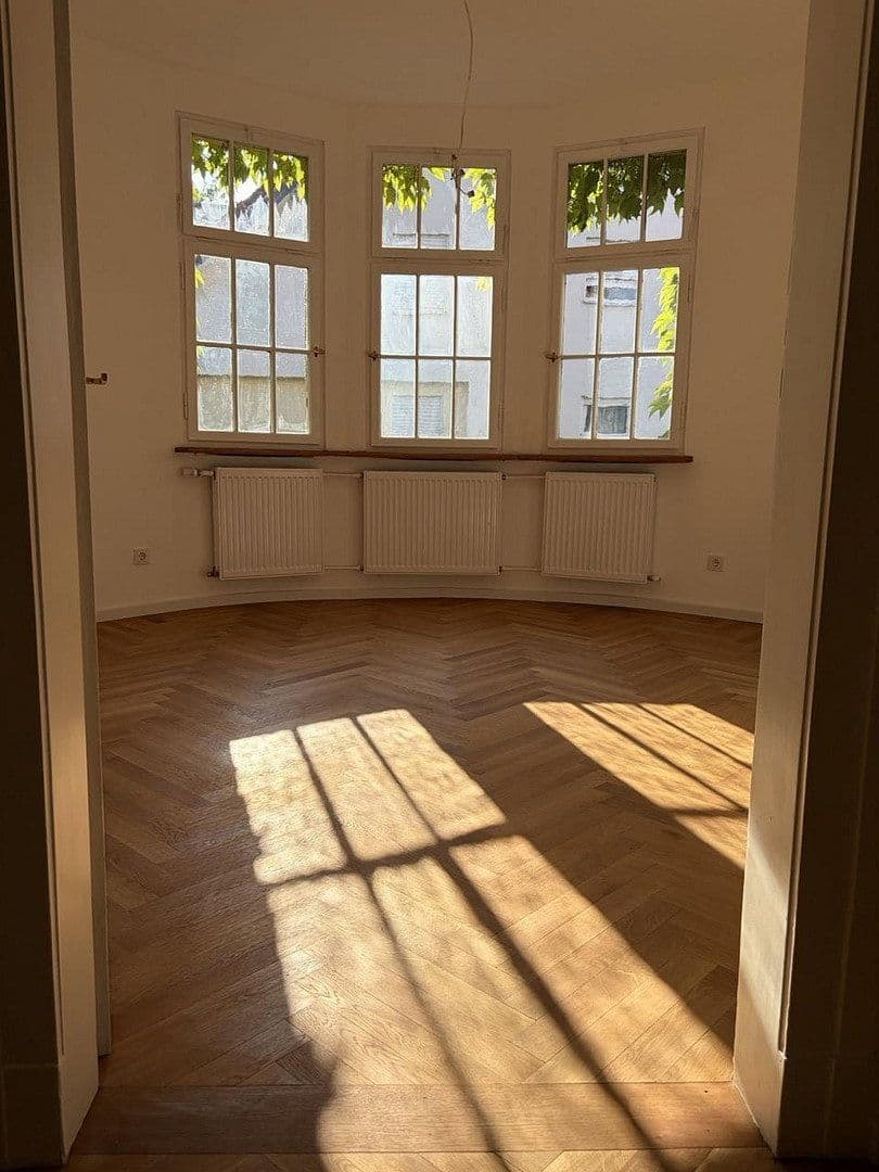 Prodej bytu 6+1 146 m², Friedrich-Ebert-Straße 18, Göppingen, Bádensko-Württembersko Prodej bytu 6+1 146 m², Friedrich-Ebert-Straße 18, Göppingen, Bádensko-Württembersko