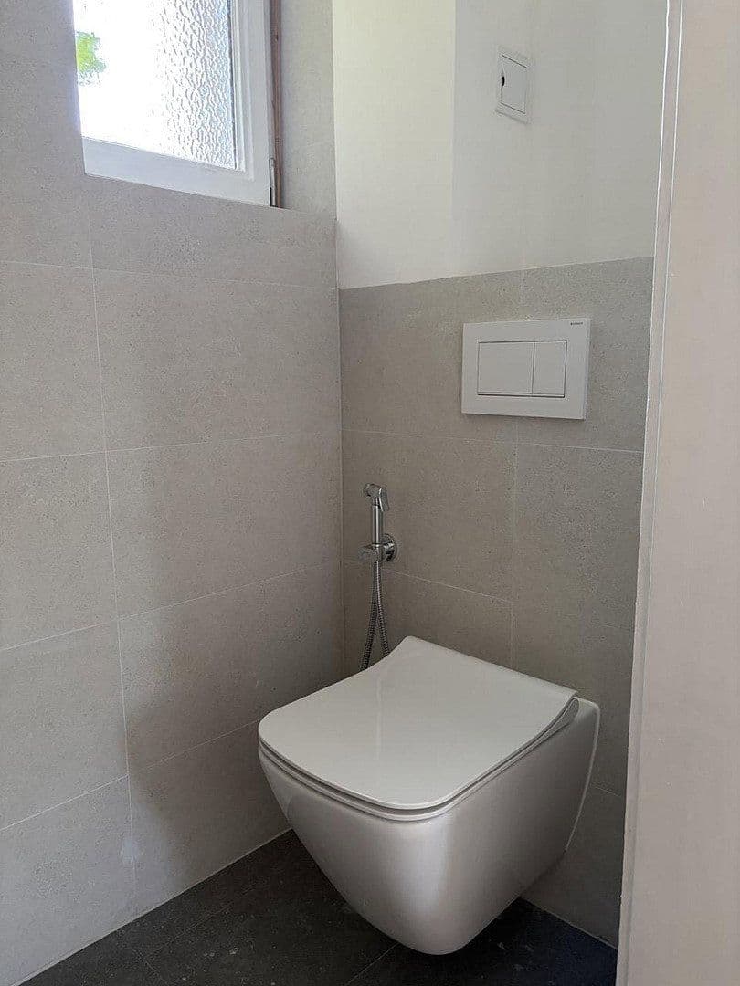 Prodej bytu 6+1 146 m², Friedrich-Ebert-Straße 18, Göppingen, Bádensko-Württembersko Prodej bytu 6+1 146 m², Friedrich-Ebert-Straße 18, Göppingen, Bádensko-Württembersko