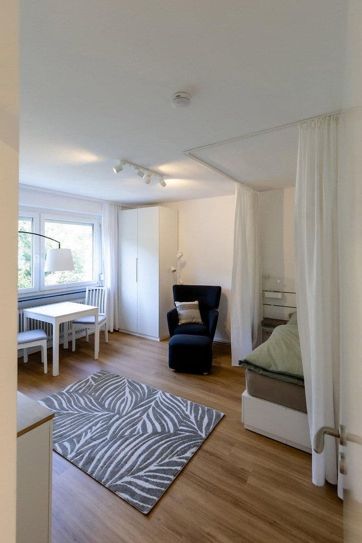 Pronájem bytu 1+1 38 m², Eskilstunastraße 35, Erlangen, Bavorsko Pronájem bytu 1+1 38 m², Eskilstunastraße 35, Erlangen, Bavorsko