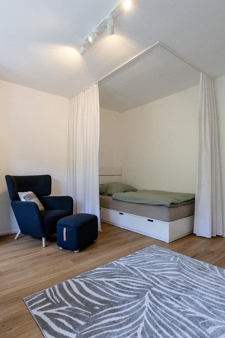 Pronájem bytu 1+1 38 m², Eskilstunastraße 35, Erlangen, Bavorsko Pronájem bytu 1+1 38 m², Eskilstunastraße 35, Erlangen, Bavorsko