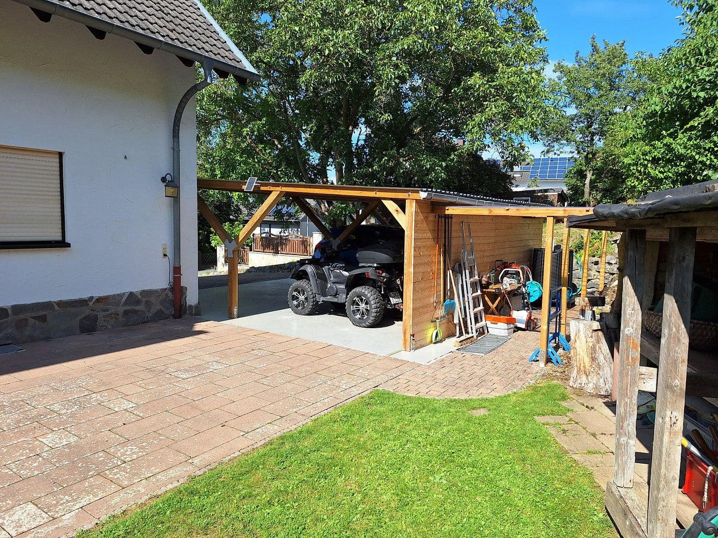 Prodej domu 240 m², pozemek 800 m², Trinkbornstrasse 15, Waldsolms, Hessen Prodej domu 240 m², pozemek 800 m², Trinkbornstrasse 15, Waldsolms, Hessen