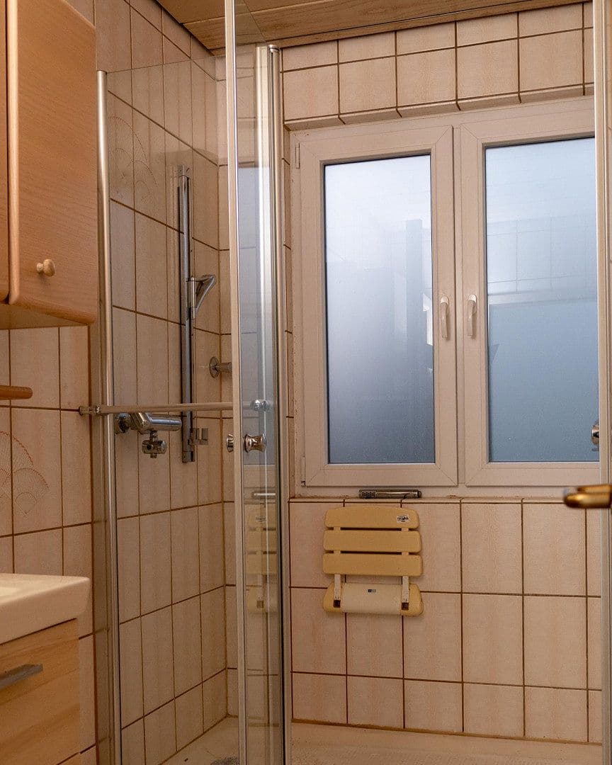 Pronájem bytu 4+1 91 m², Burgstraße 20, Duisburg, Severní Porýní-Vestfálsko Pronájem bytu 4+1 91 m², Burgstraße 20, Duisburg, Severní Porýní-Vestfálsko