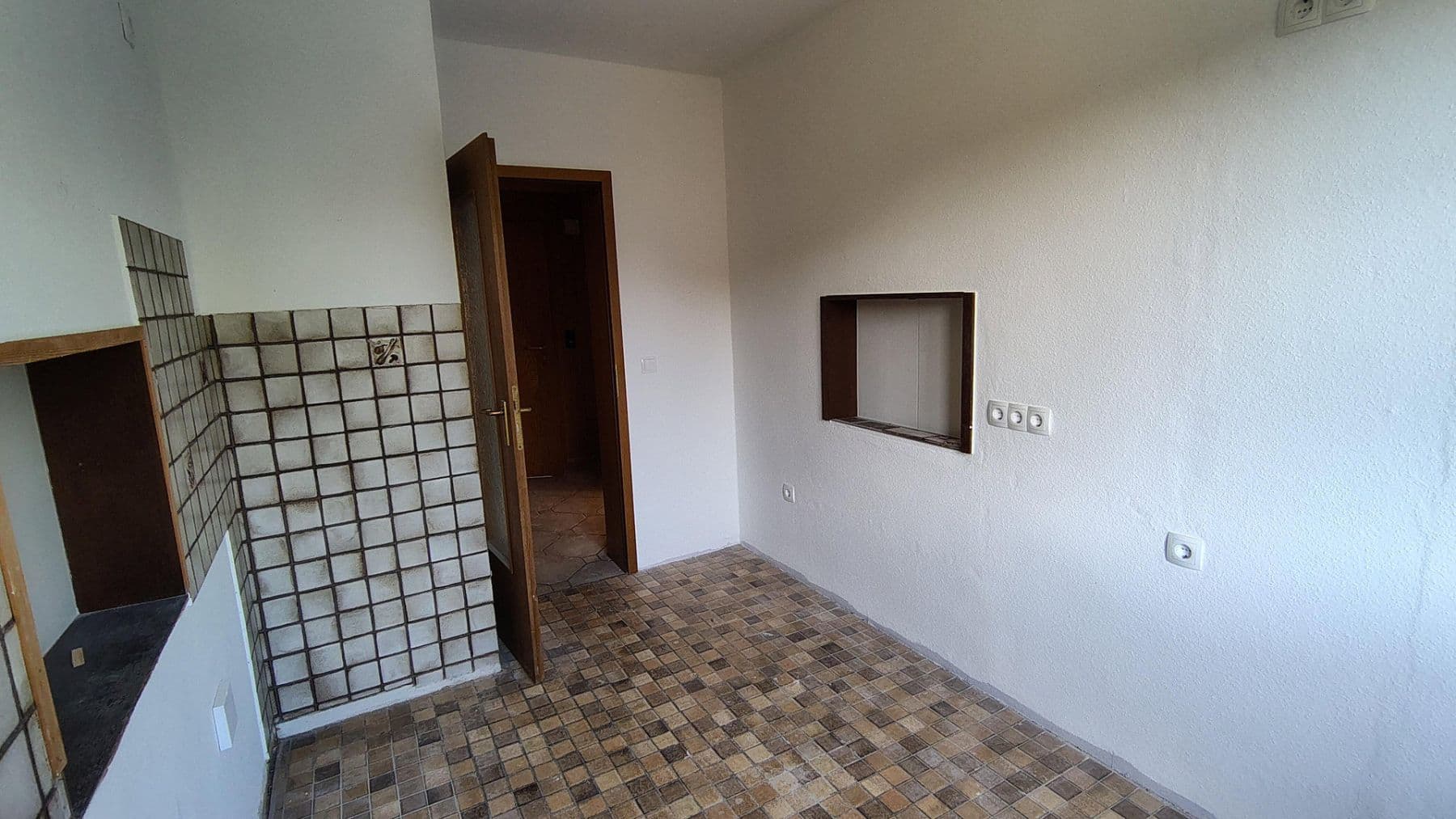 Pronájem bytu 4+1 91 m², Burgstraße 20, Duisburg, Severní Porýní-Vestfálsko Pronájem bytu 4+1 91 m², Burgstraße 20, Duisburg, Severní Porýní-Vestfálsko