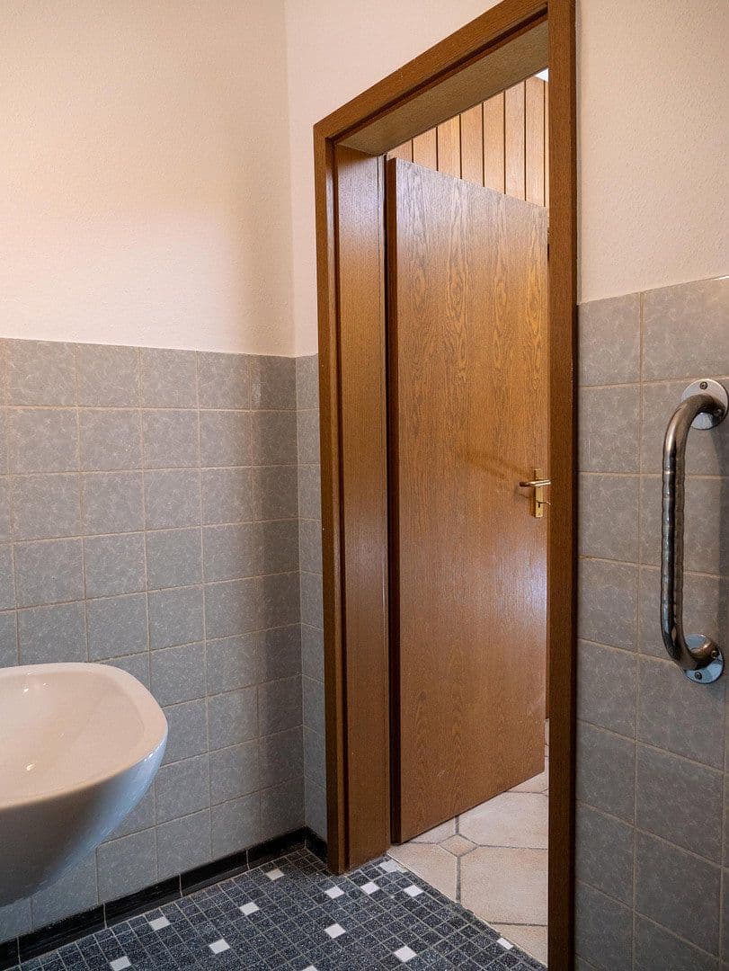Pronájem bytu 4+1 91 m², Burgstraße 20, Duisburg, Severní Porýní-Vestfálsko Pronájem bytu 4+1 91 m², Burgstraße 20, Duisburg, Severní Porýní-Vestfálsko
