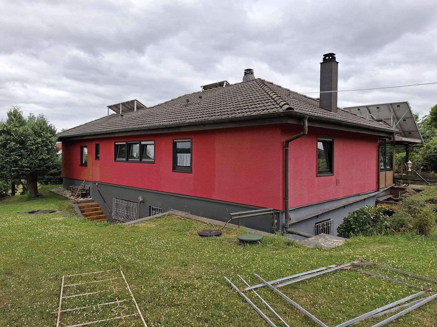 Prodej domu 155 m², pozemek 4.500 m², Akazienweg 10, Zweibrücken, Porýní-Falc Prodej domu 155 m², pozemek 4.500 m², Akazienweg 10, Zweibrücken, Porýní-Falc
